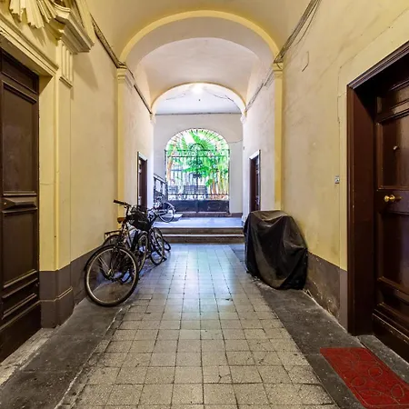 Noh Forum Patio * Rom